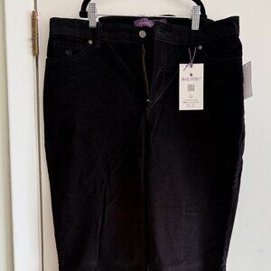Gloria Vanderbilt Amanda Slim black woman corduroy slimming jeans size 14 NWT